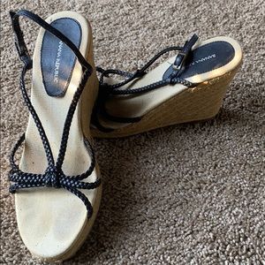 Banana Republic women’s wedges